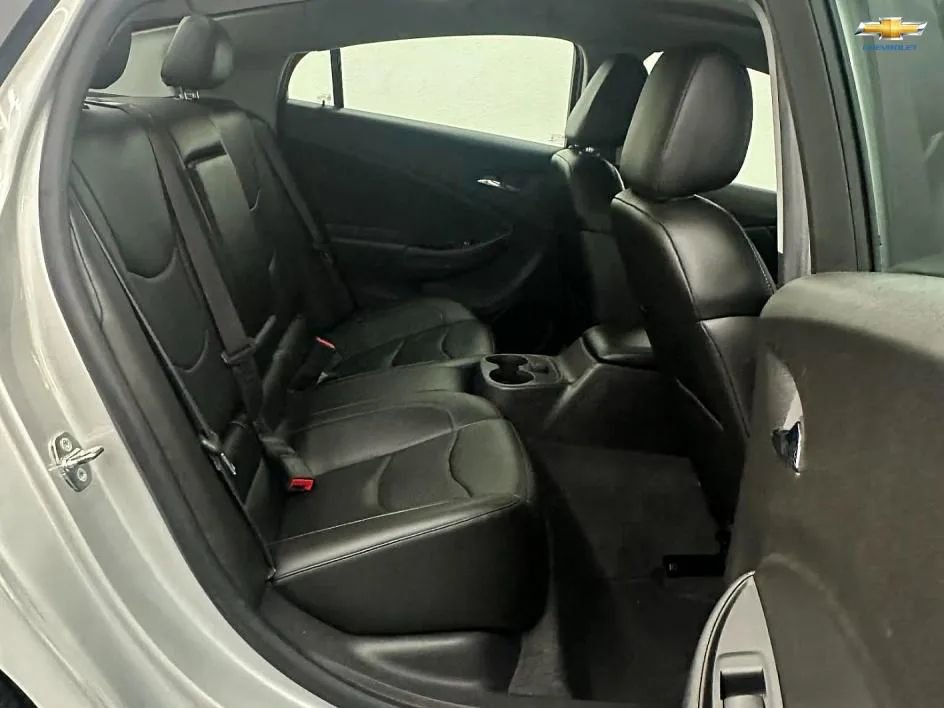 Used 2017 Chevrolet Volt LT w/ Comfort Package image 16