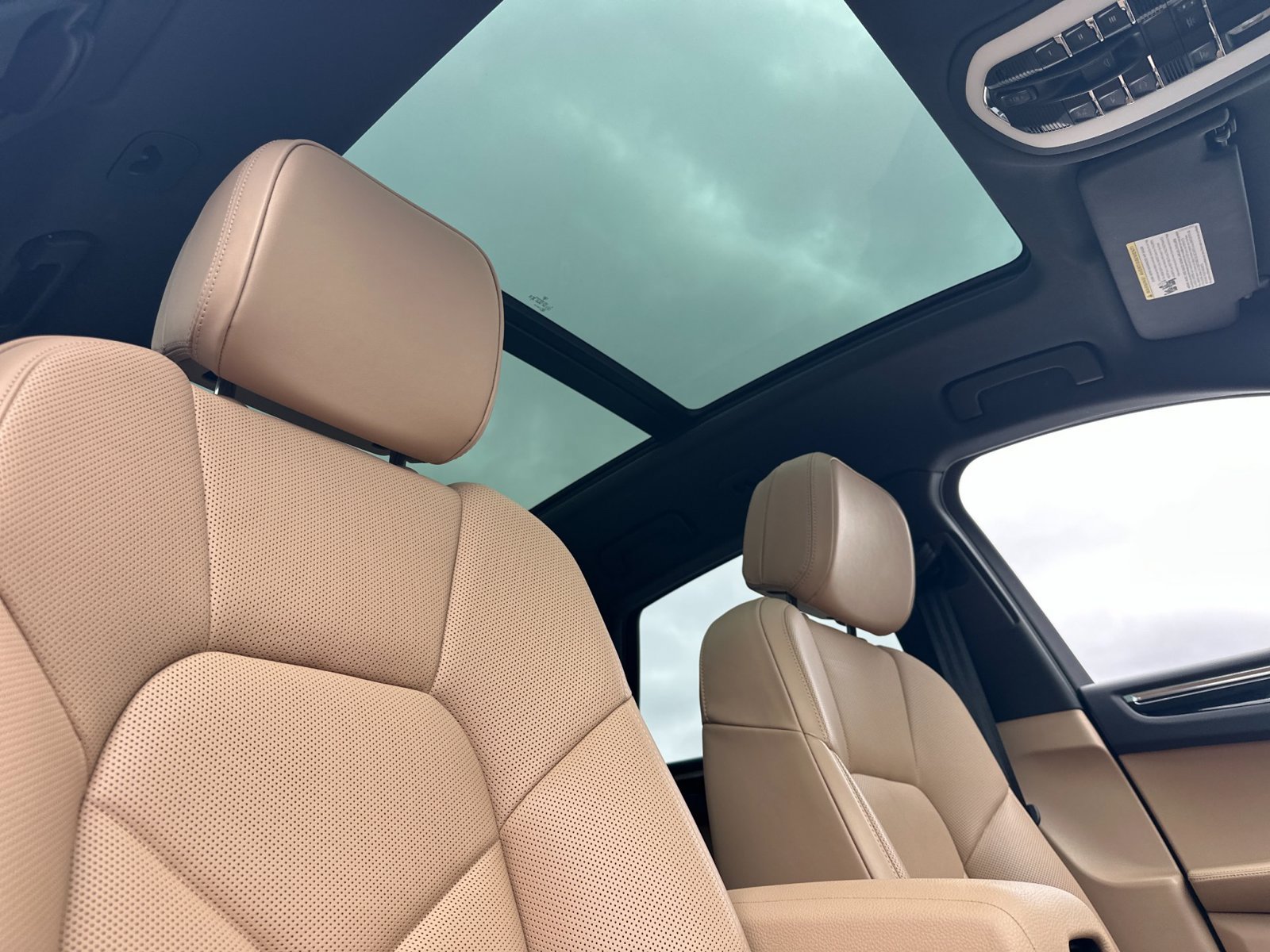 Certified 2026 Porsche Macan AWD/4WD image 20