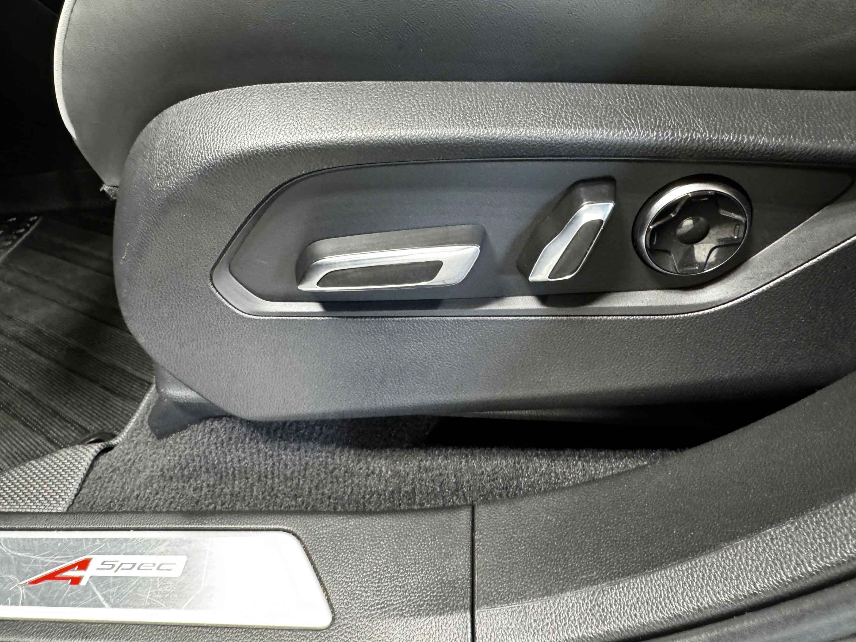 Used 2021 Acura RDX w/ Advance Package FWD image 31