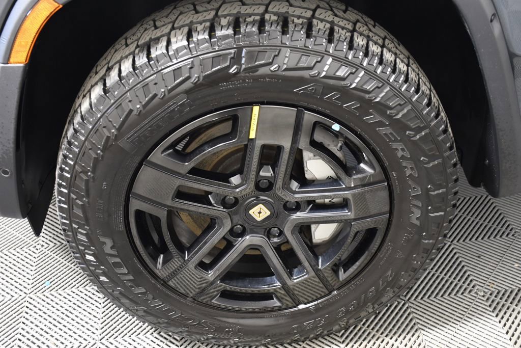 Used 2024 Rivian R1S Adventure AWD/4WD image 11