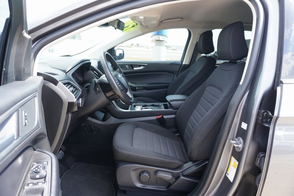 Used 2024 Ford Edge SE w/ Black Appearance Package image 8