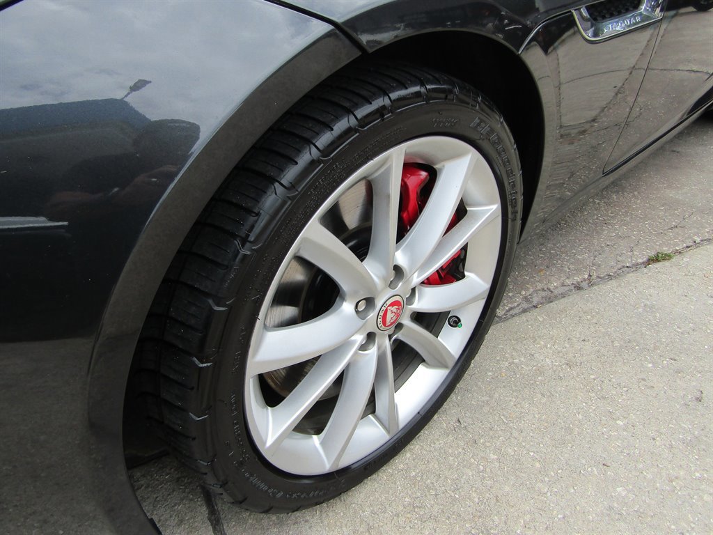 Used 2015 Jaguar F-TYPE S image 14