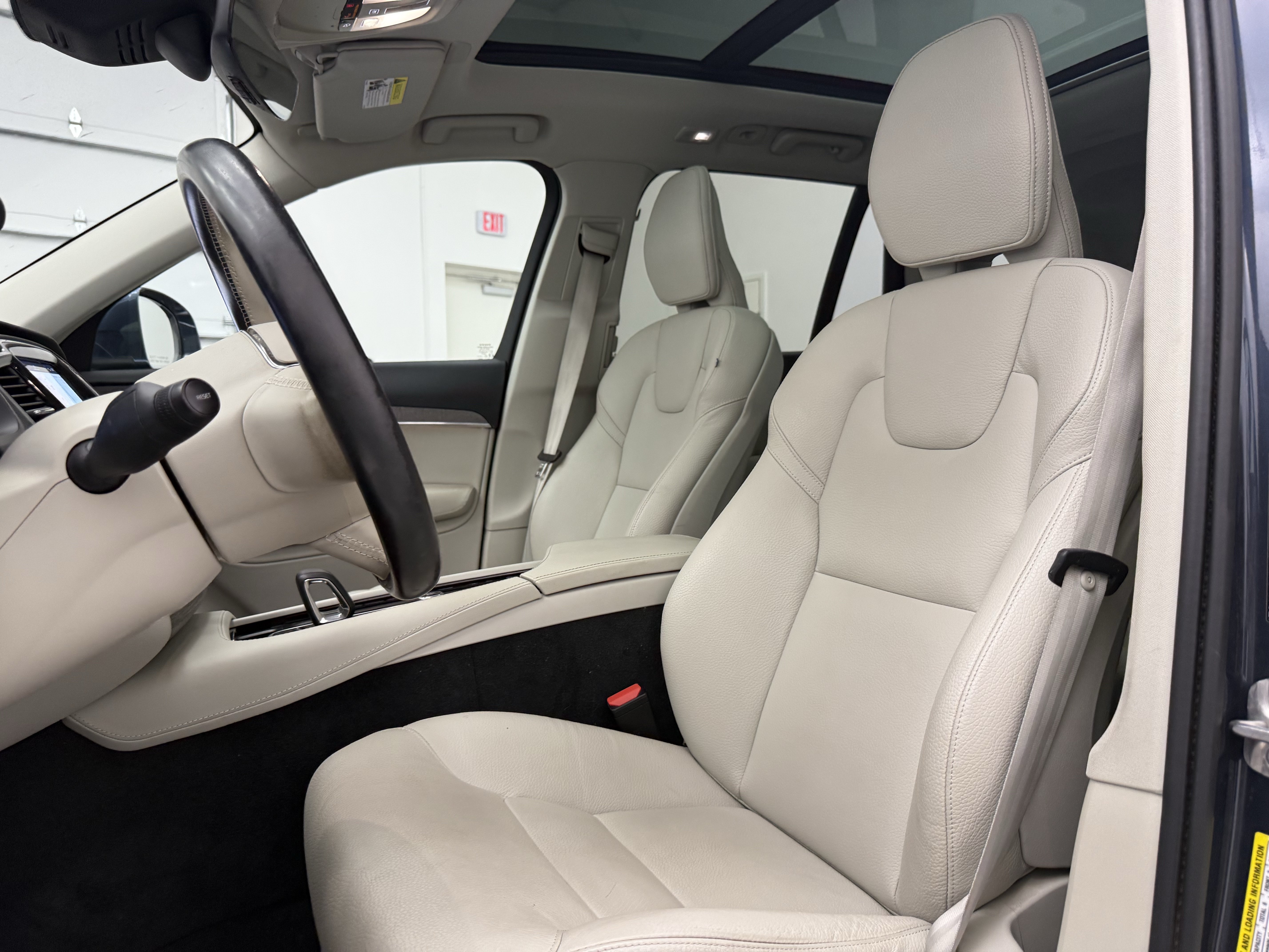 Certified 2023 Volvo XC90 B6 Plus w/ Protection Package Premier AWD/4WD image 14