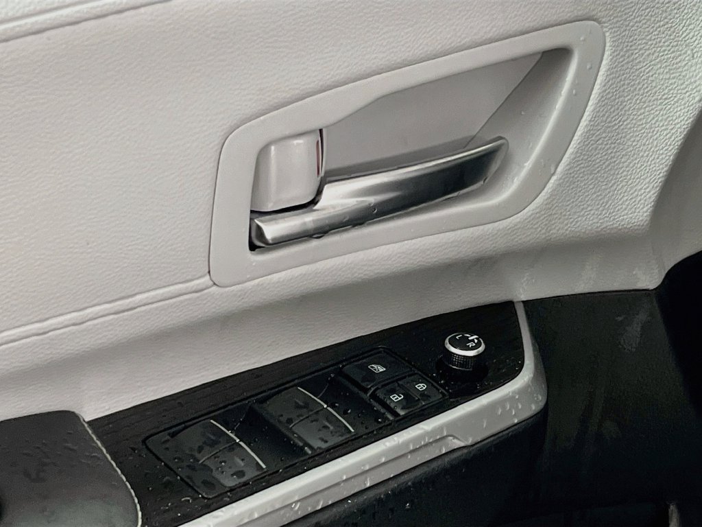 New 2026 Toyota Sienna XSE FWD image 14