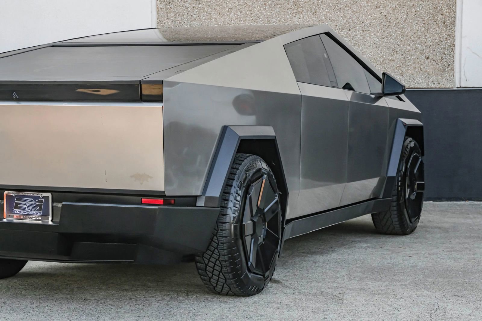 Used 2024 Tesla Cybertruck Cyberbeast AWD/4WD image 13