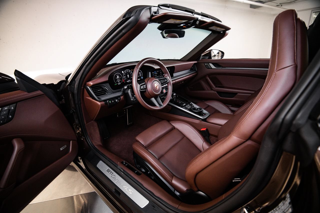 Certified 2026 Porsche 911 Targa 4S AWD/4WD image 4