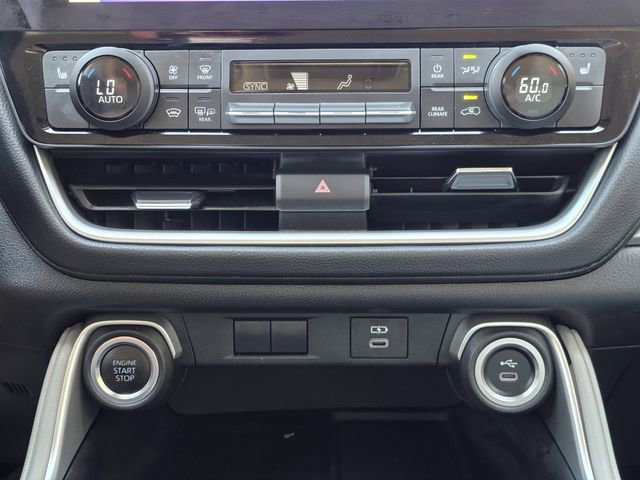 Used 2024 Toyota Grand Highlander XLE FWD image 16