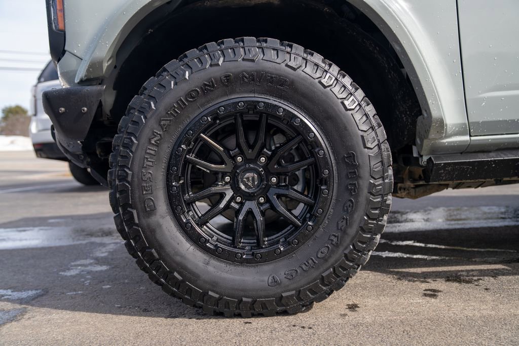 Used 2022 Ford Bronco Black Diamond image 2