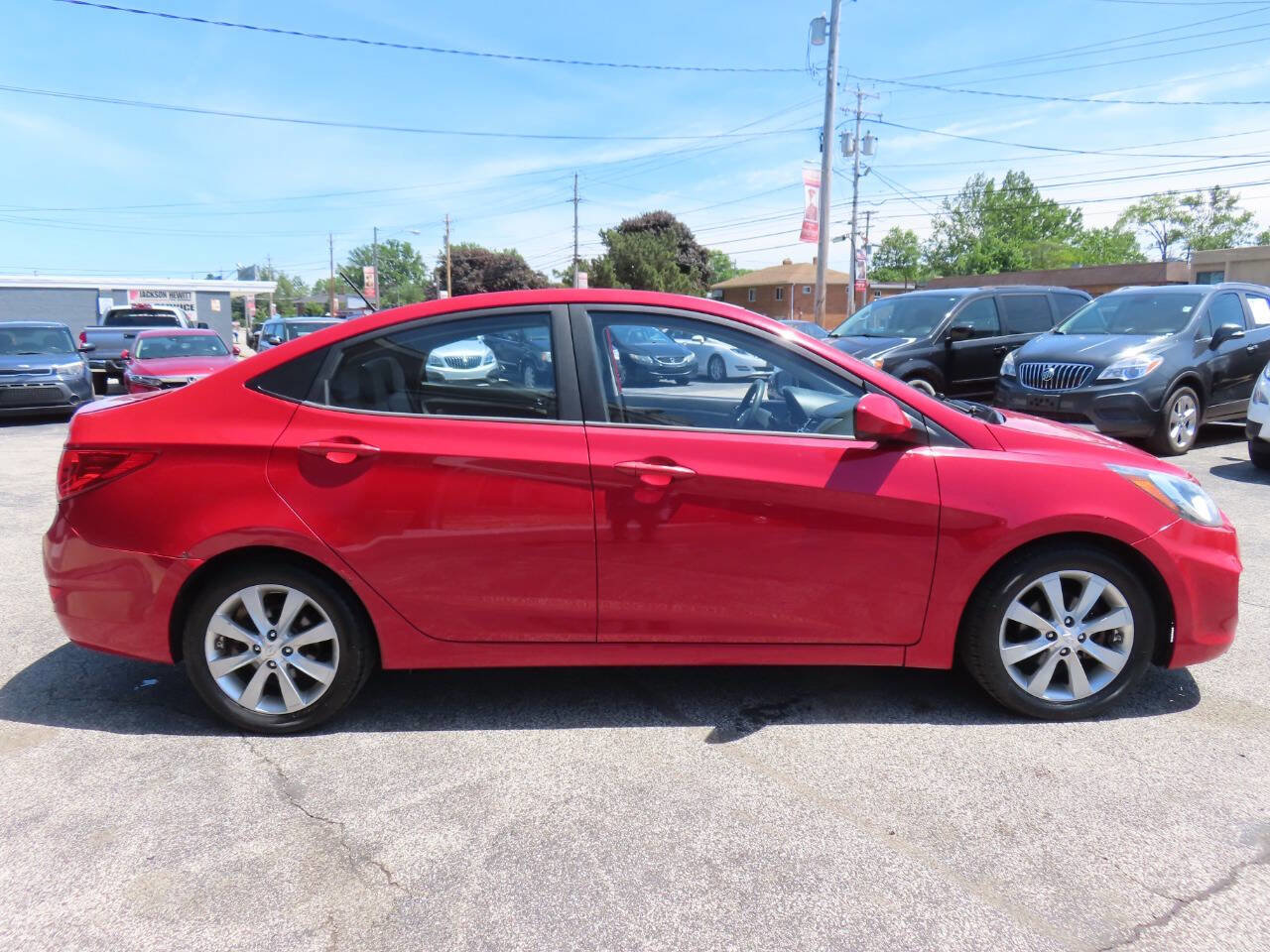 Used 2012 Hyundai Accent GLS w/ Premium Pkg 3 FWD image 5