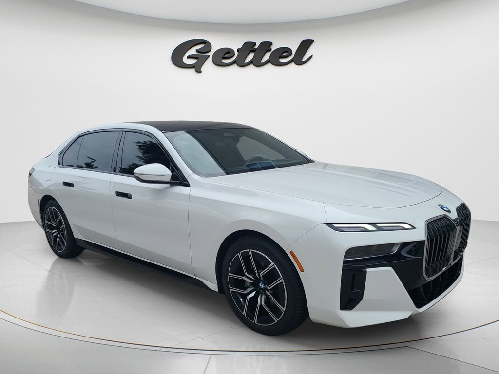 Used 2023 BMW 740i RWD image 3