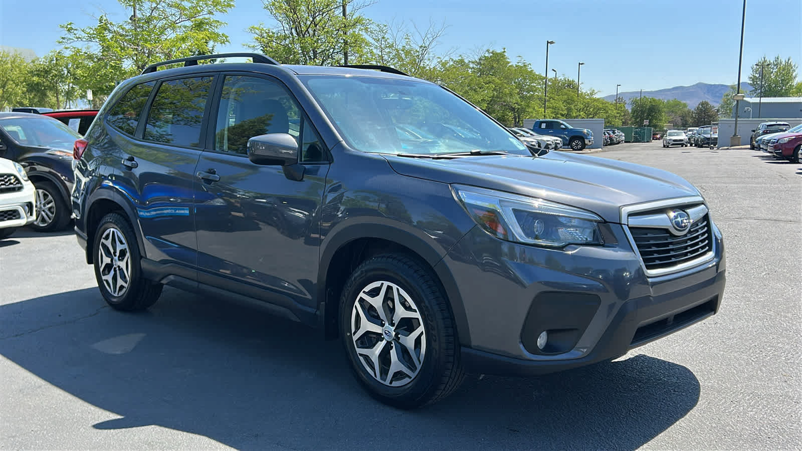 Used 2021 Subaru Forester Premium AWD/4WD image 3