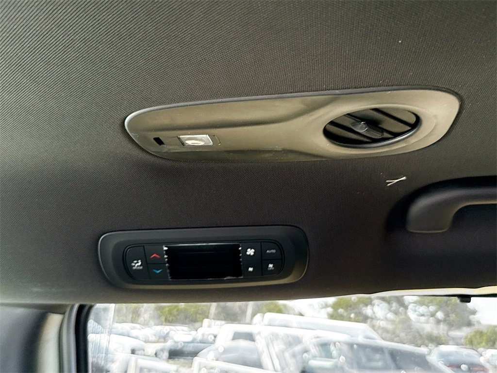 New 2026 Chrysler Pacifica Select image 26