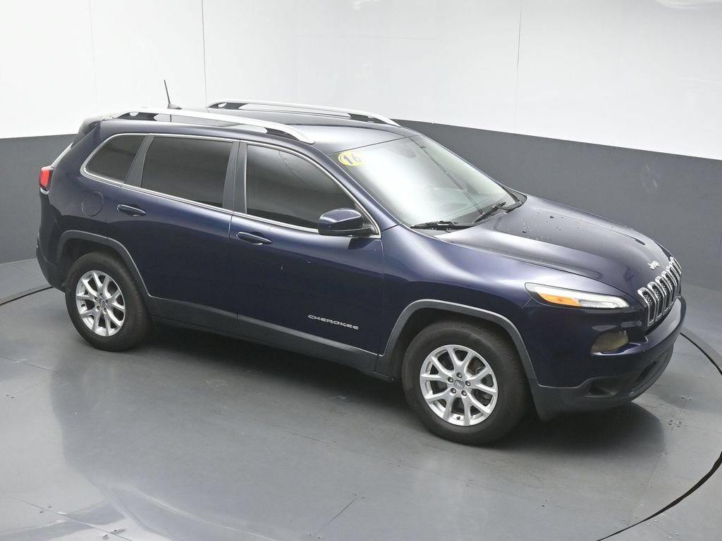 Used 2016 Jeep Cherokee Latitude w/ Safety/Convenience Group AWD/4WD image 23