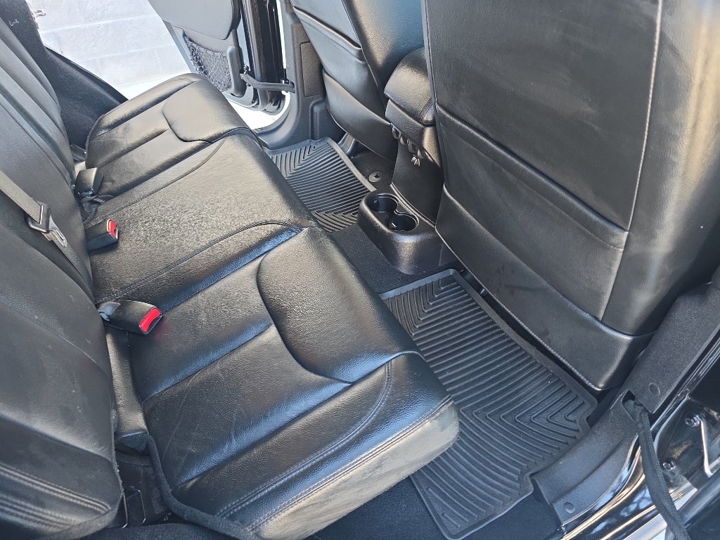 Used 2015 Jeep Wrangler Unlimited Sahara AWD/4WD image 18