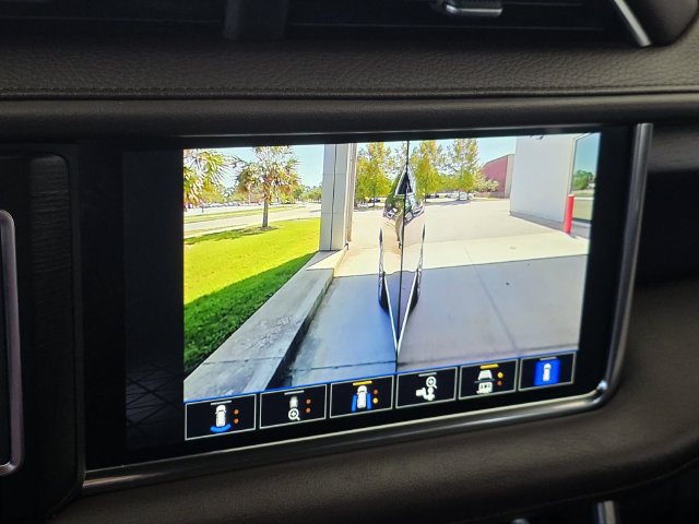 Used 2022 GMC Yukon XL Denali RWD image 25
