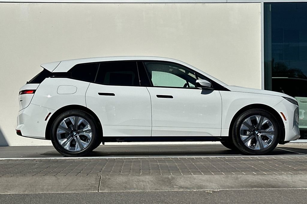 New 2026 BMW iX xDrive60 w/ Premium Package image 2