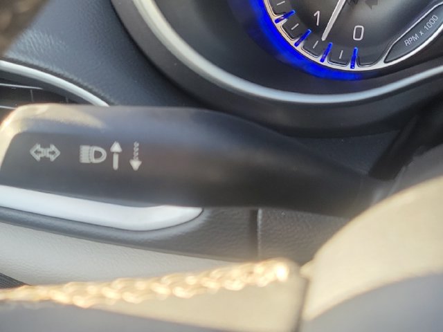 Used 2024 Chrysler Pacifica Touring-L FWD image 22