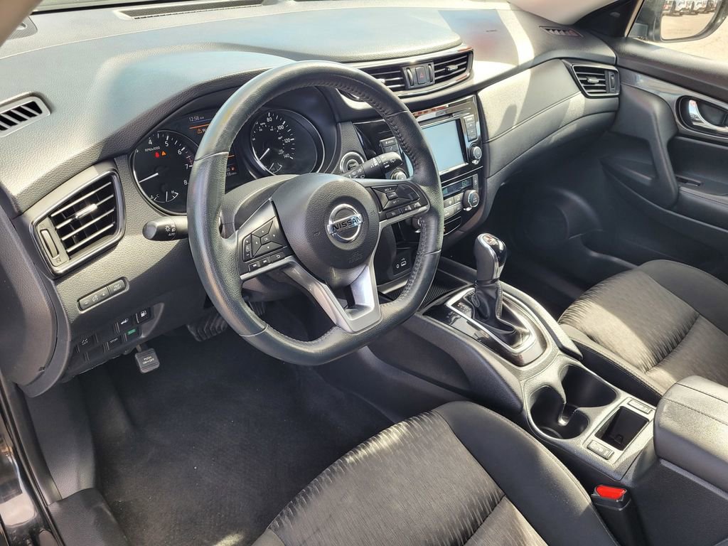 Used 2018 Nissan Rogue SV image 7