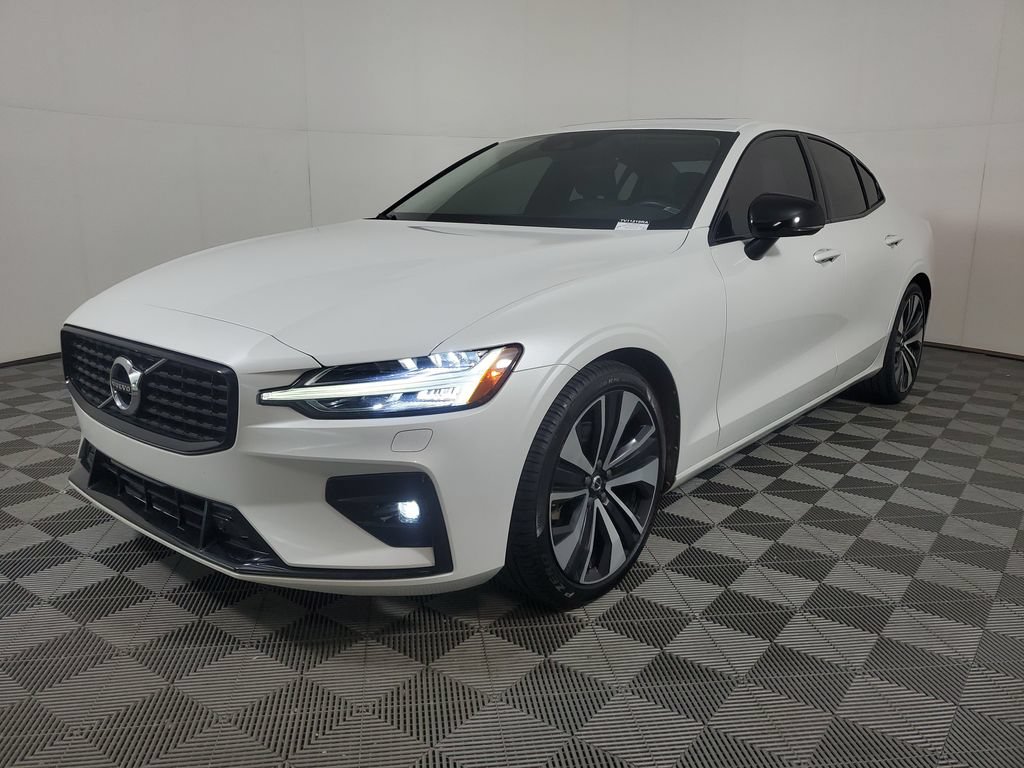 Used 2022 Volvo S60 B5 Momentum w/ Premium Package AWD/4WD image 4