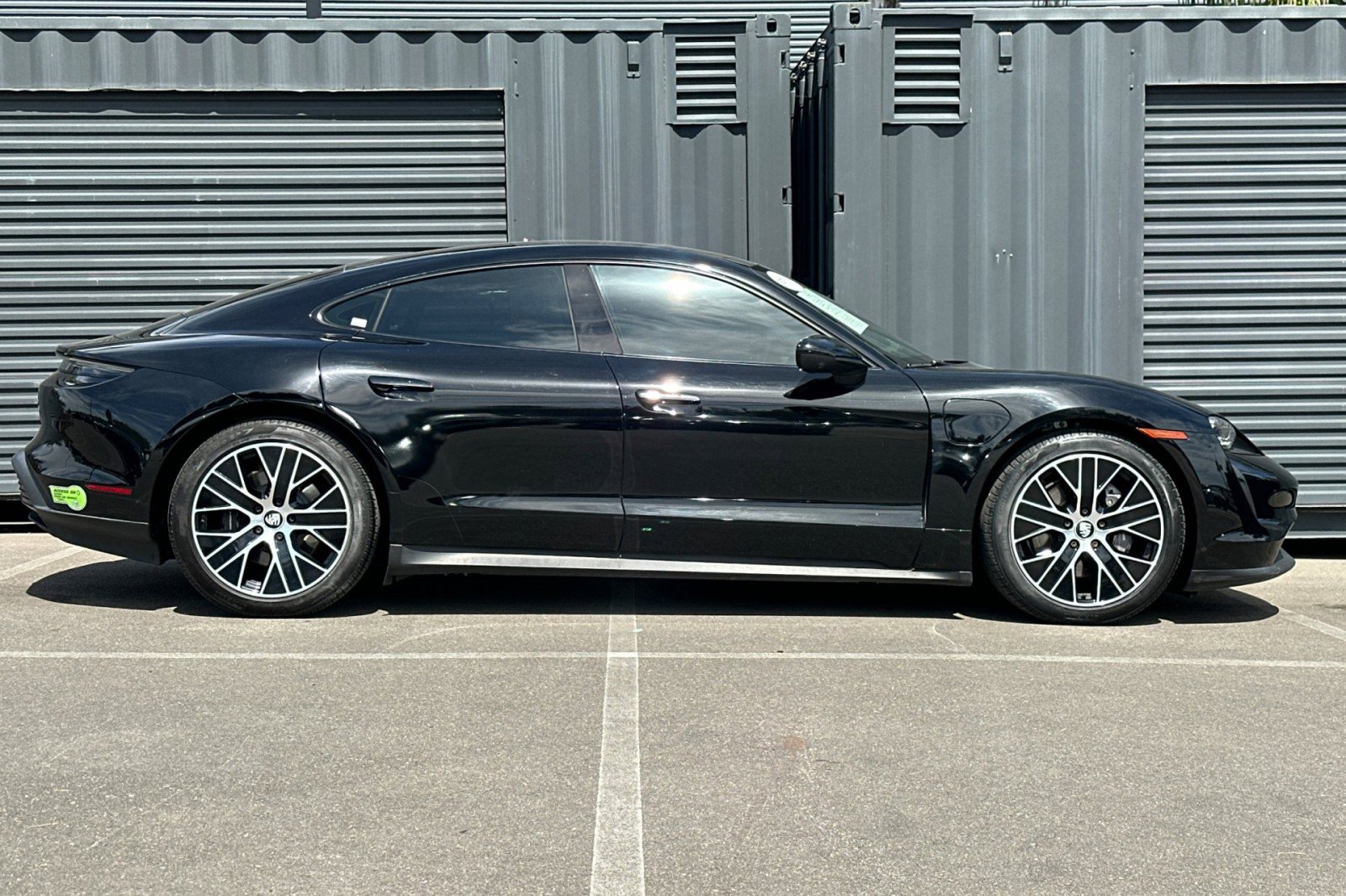 Certified 2022 Porsche Taycan image 9