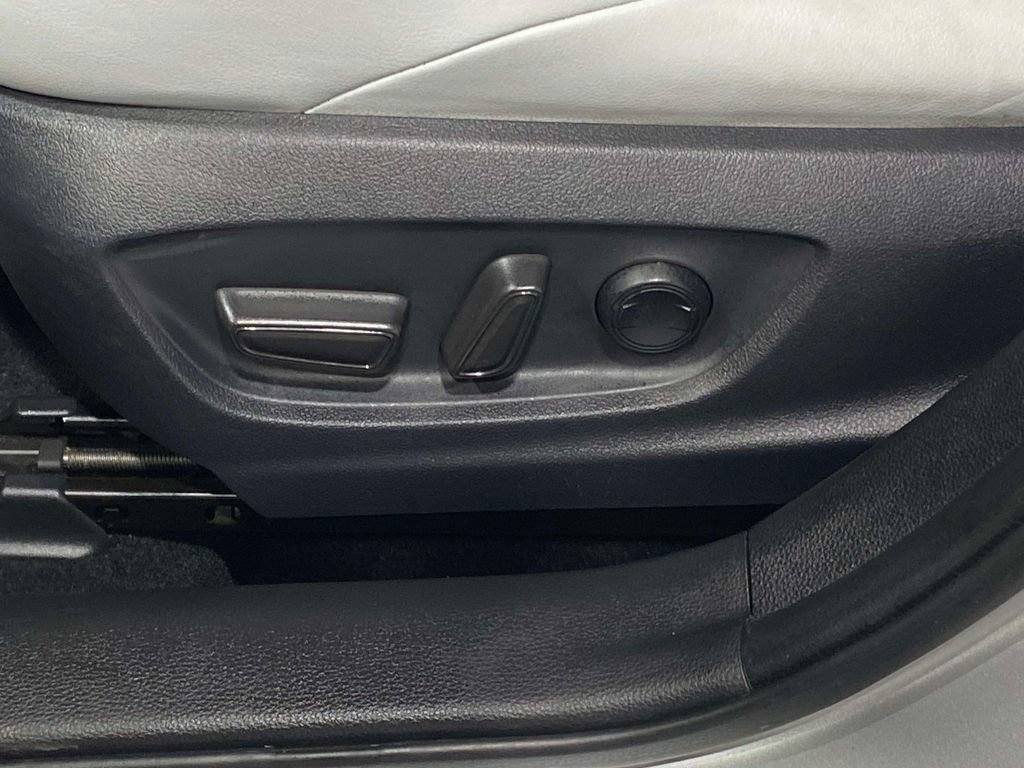 Used 2021 Toyota Corolla XSE FWD image 17