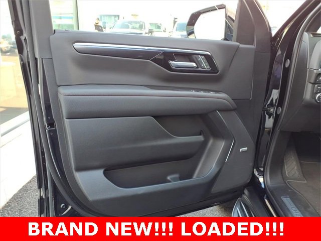 Used 2025 Chevrolet Suburban RST w/ Advanced Technology Package image 9