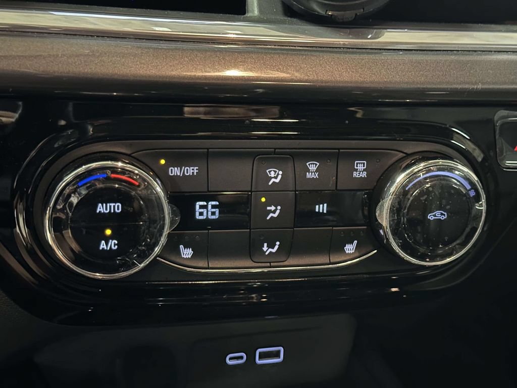 Certified 2024 Chevrolet Trax ACTIV w/ Sunroof Package FWD image 24