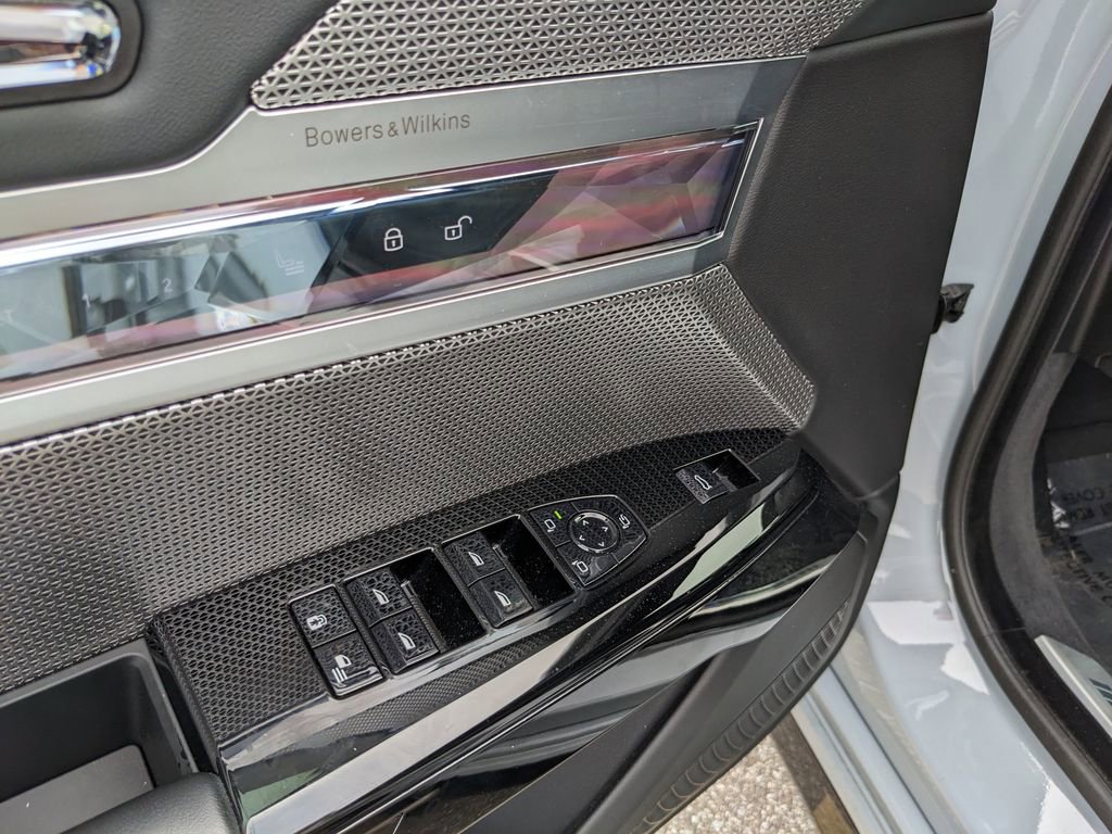 Used 2025 BMW 740i image 22