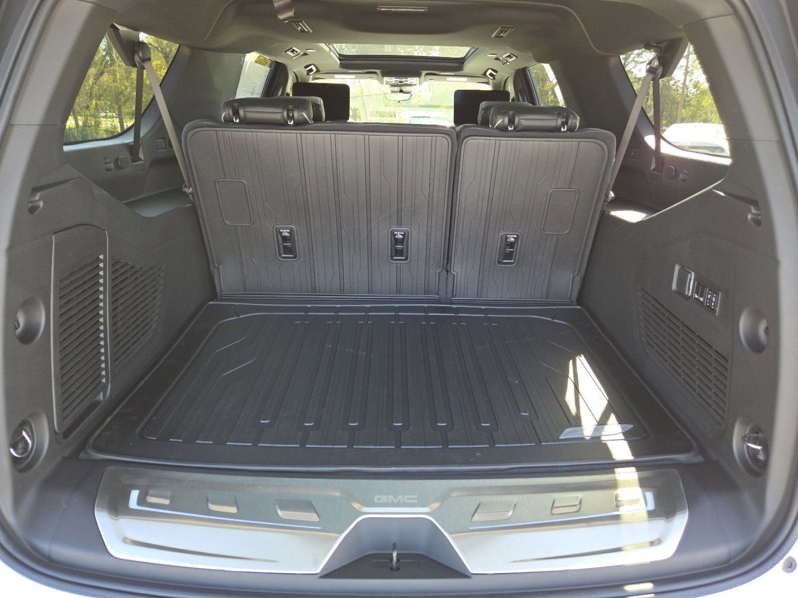 New 2026 GMC Yukon XL Elevation image 23