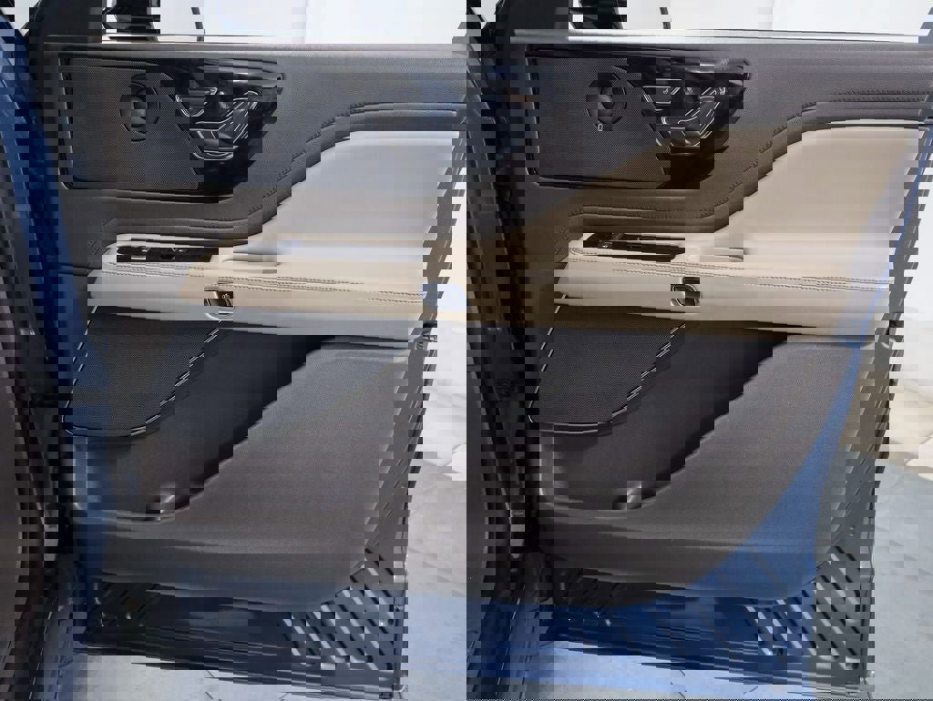 Used 2020 Lincoln Aviator Reserve image 18