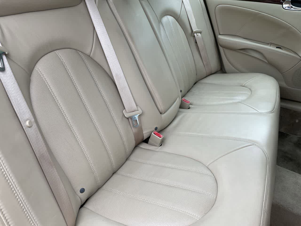 Used 2007 Buick Lucerne CXS w/ Driver Confidence Package FWD image 15