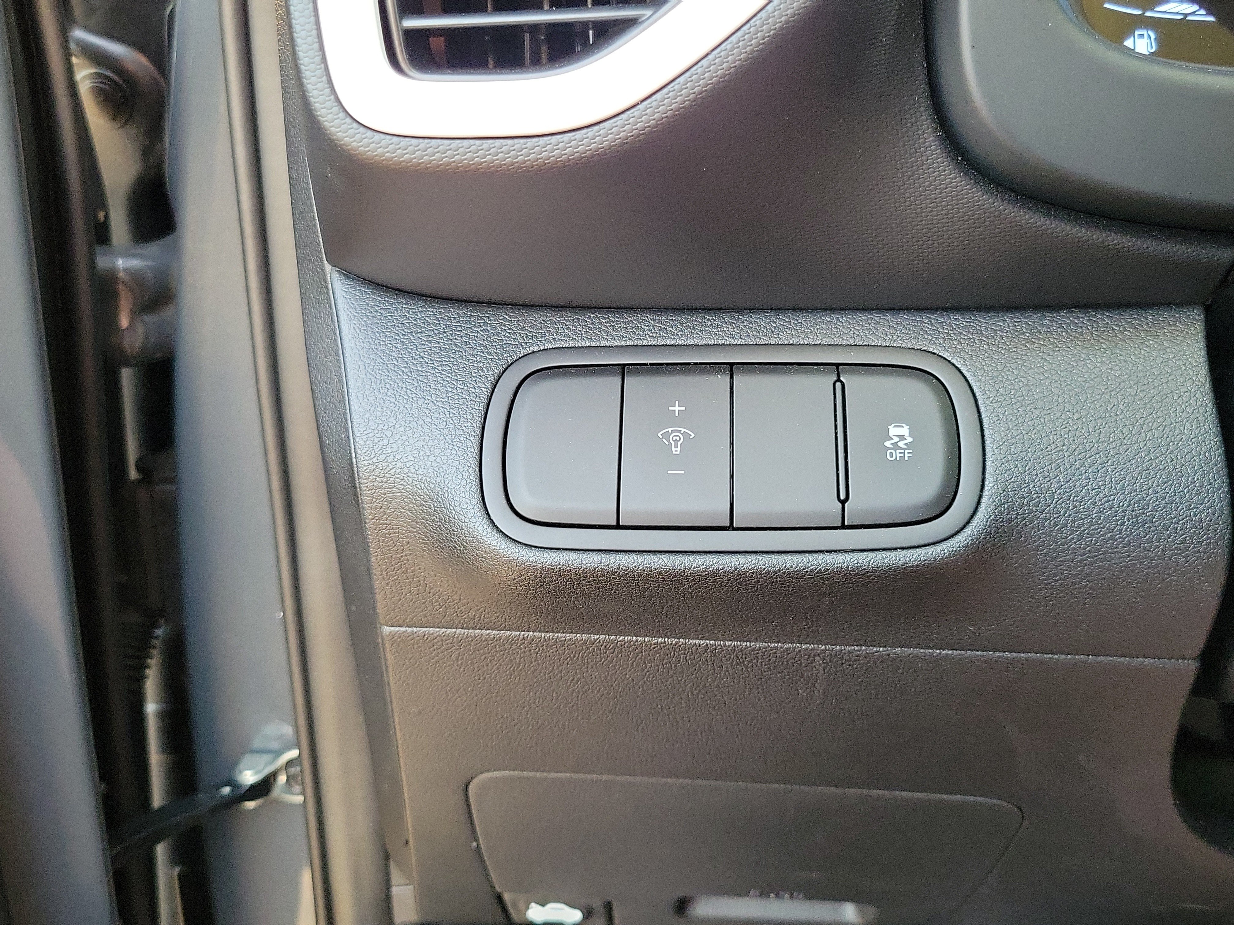Certified 2026 Hyundai Venue SEL FWD image 13