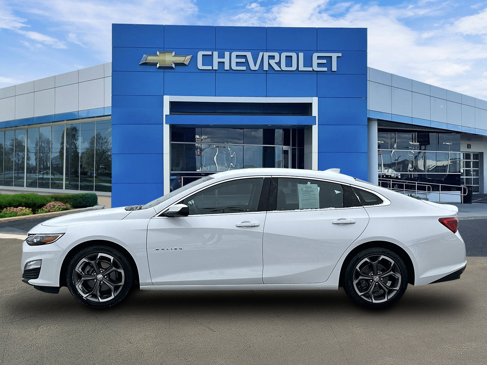 Certified 2023 Chevrolet Malibu LT image 2