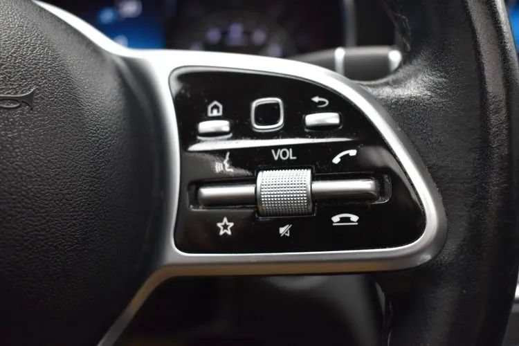Used 2019 Mercedes-Benz C 300 4MATIC Sedan image 24
