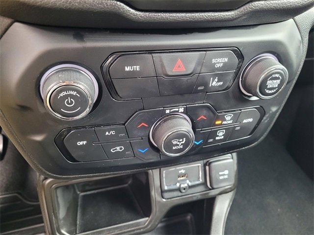 Used 2021 Jeep Renegade Latitude w/ Convenience Group image 20