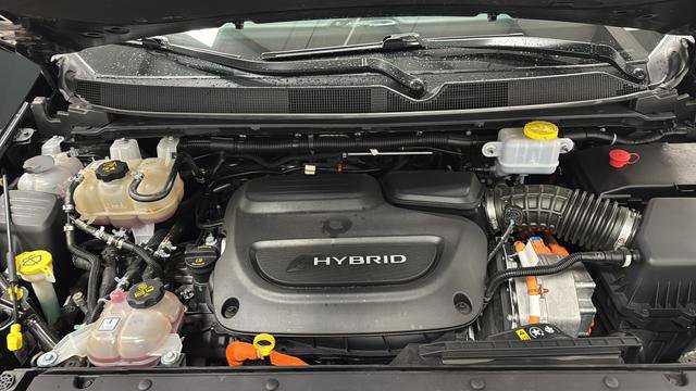 Used 2023 Chrysler Pacifica Touring-L FWD image 27