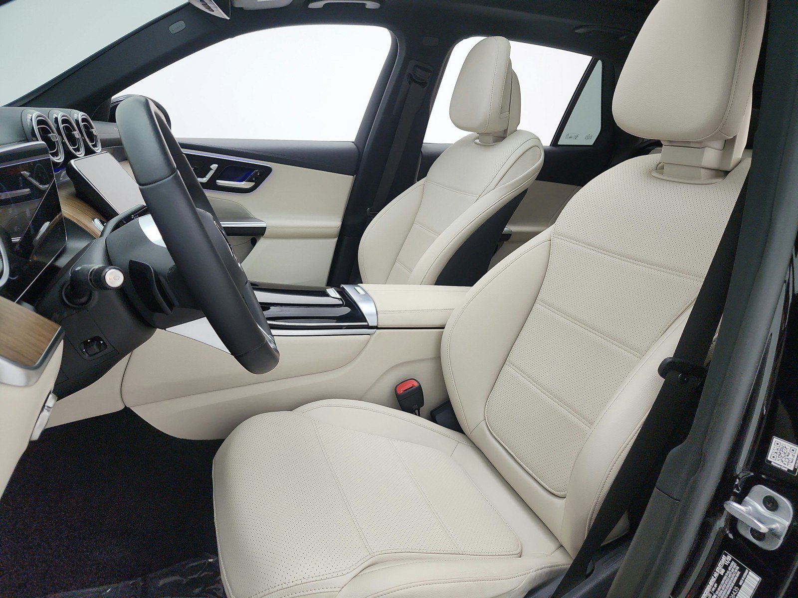 Used 2024 Mercedes-Benz GLC 300 4MATIC image 13