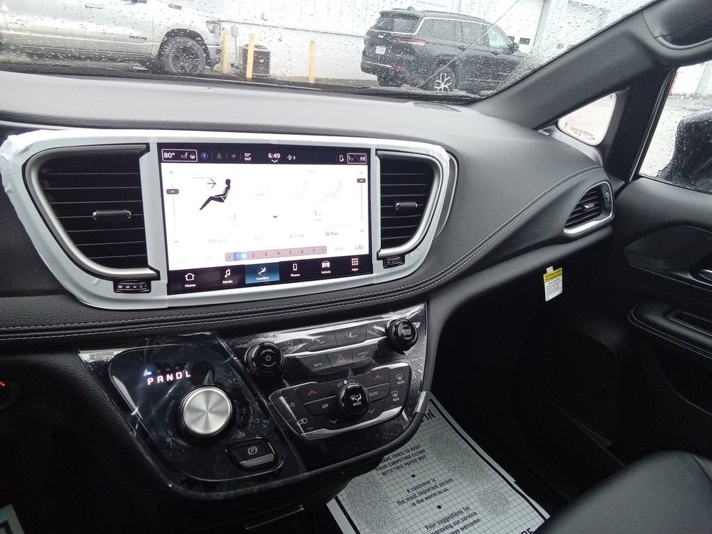 New 2026 Chrysler Pacifica Select w/ S Appearance Package image 19