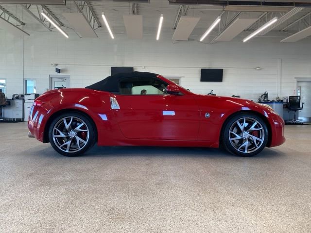 Used 2016 Nissan 370Z Touring Sport image 4