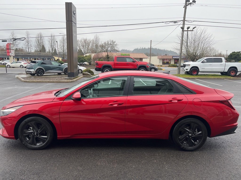 Used 2022 Hyundai Elantra SEL w/ Convenience Package image 6