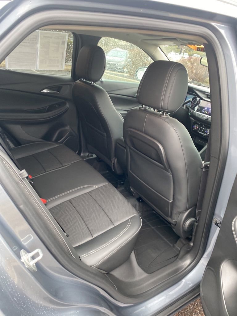 Used 2022 Buick Encore GX Essence w/ Experience Buick Package AWD/4WD image 19