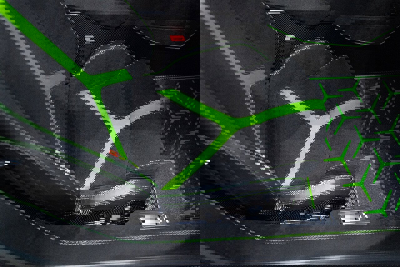 Used 2021 Lamborghini Aventador SVJ image 36