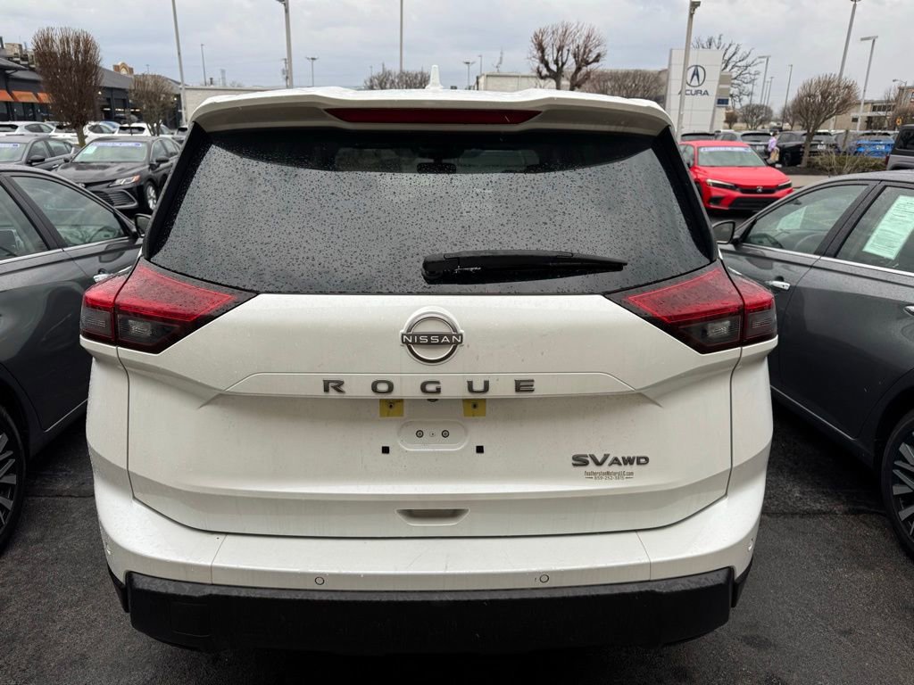 Used 2024 Nissan Rogue SV image 5