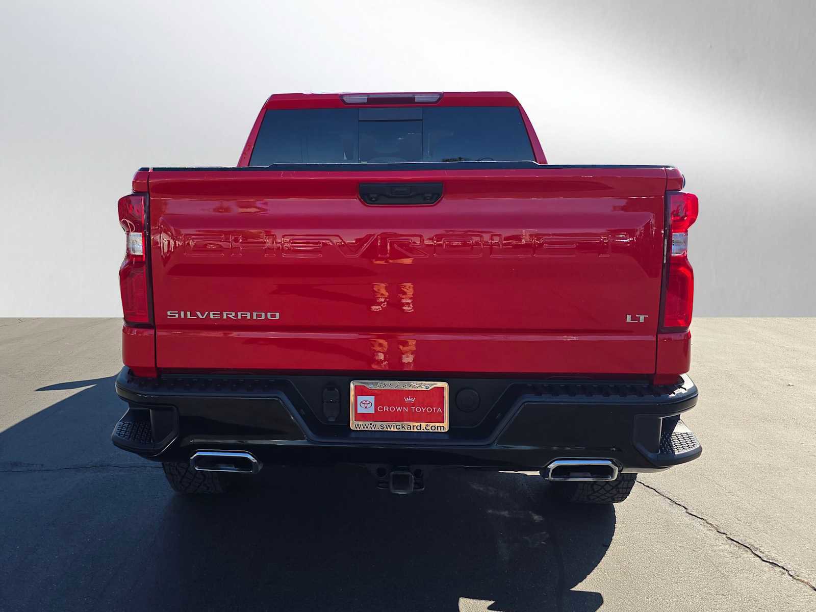 Used 2024 Chevrolet Silverado 1500 LT Trail Boss w/ Convenience Package II image 4