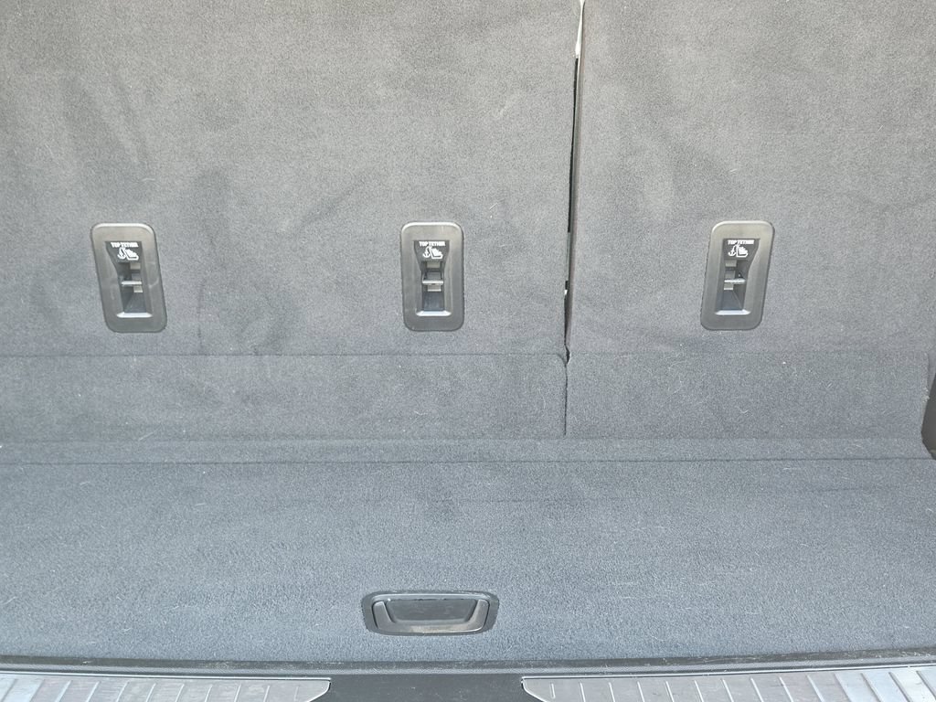 Used 2024 Chevrolet Tahoe Premier AWD/4WD image 34