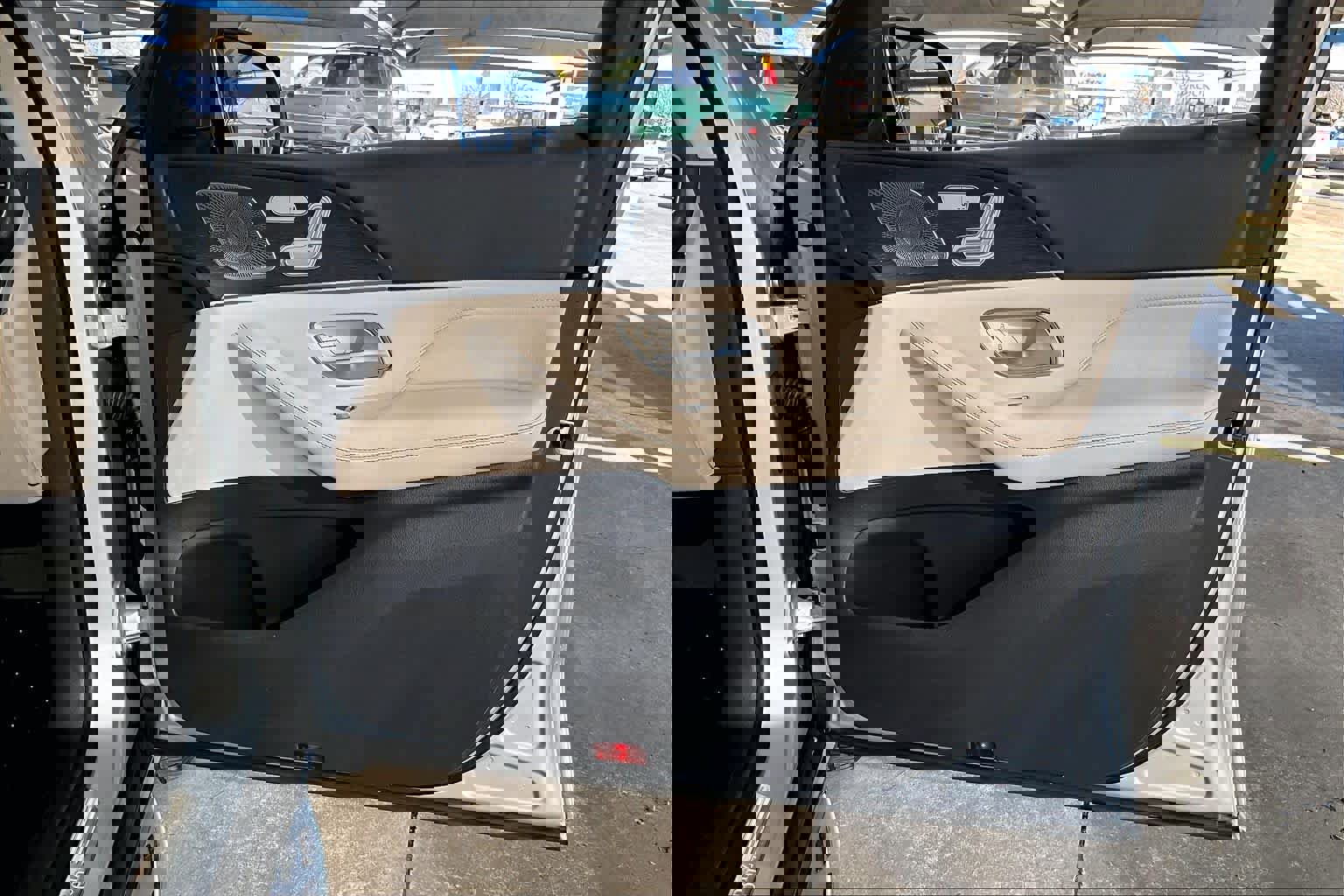 Used 2020 Mercedes-Benz GLE 350 4MATIC image 23