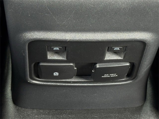 Used 2023 Ford Bronco Badlands image 28