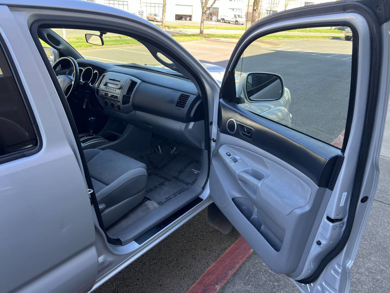 Used 2006 Toyota Tacoma PreRunner RWD image 11