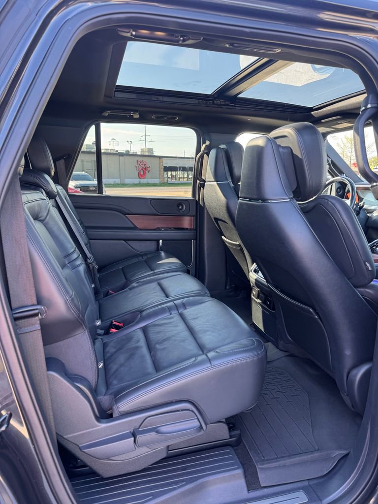 Used 2023 Lincoln Navigator L Reserve image 17