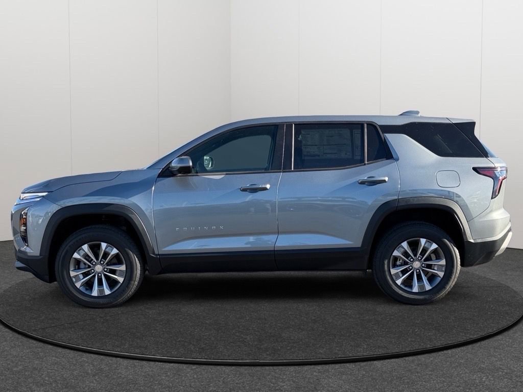 New 2026 Chevrolet Equinox LT w/ Safety and Technology Package image 2